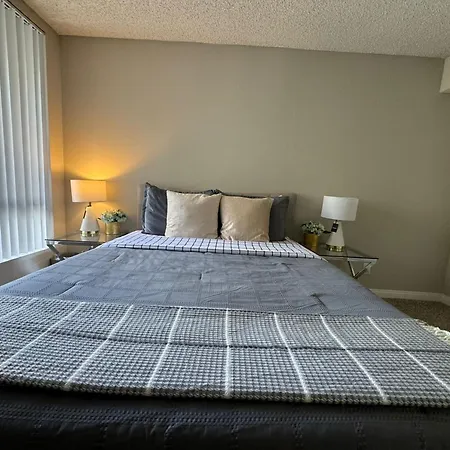 Modern 2Br Hollywood Apt With Rooftop Pool, Free Parking & Close To Walk Of Fame And Universal Studios-3