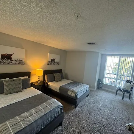 Modern 2Br Hollywood Apt With Rooftop Pool, Free Parking & Close To Walk Of Fame And Universal Studios-2